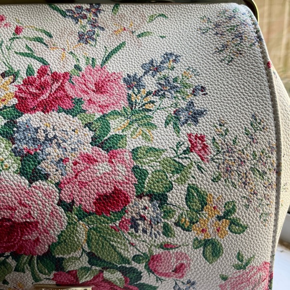 Review Yvette Floral Bag - Picture 9 of 9